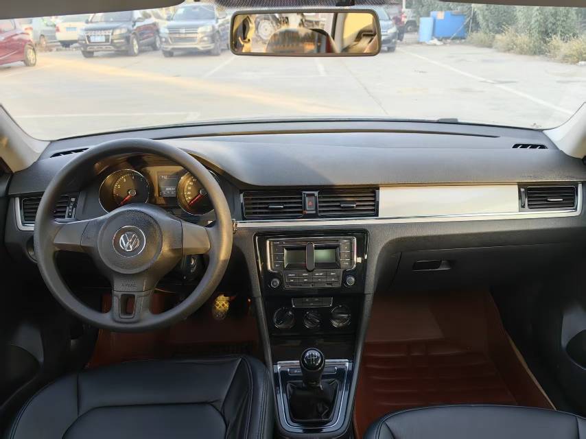 Volkswagen Bora 2013 car image #6