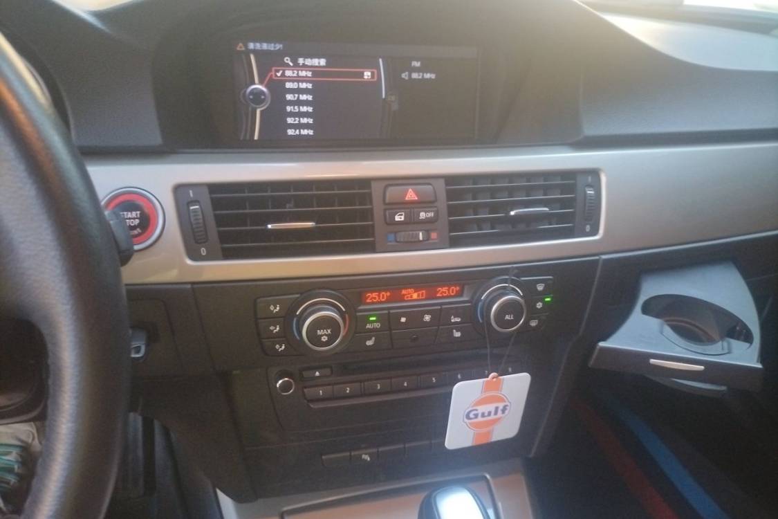 BMW 3 Series 2011 car image #28
