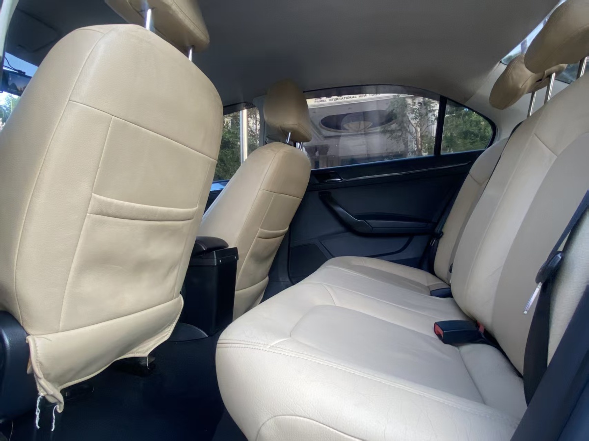 Volkswagen Santana 2016 car image #6