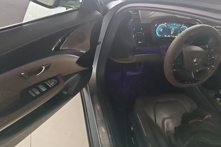 BYD Han 2022 car image #16