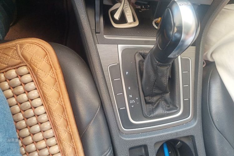 Volkswagen Golf 2016 car image #16