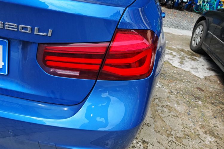BMW 3 Series 2019 #8 BMW 3 Series 2019 car image #8