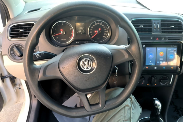 Volkswagen Polo 2014 #11 Volkswagen Polo 2014 car image #11