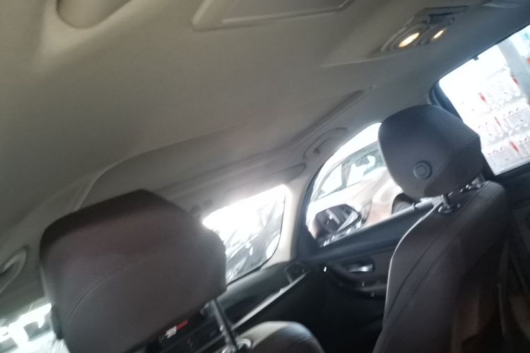 BMW 3 Series 2018 car image #20