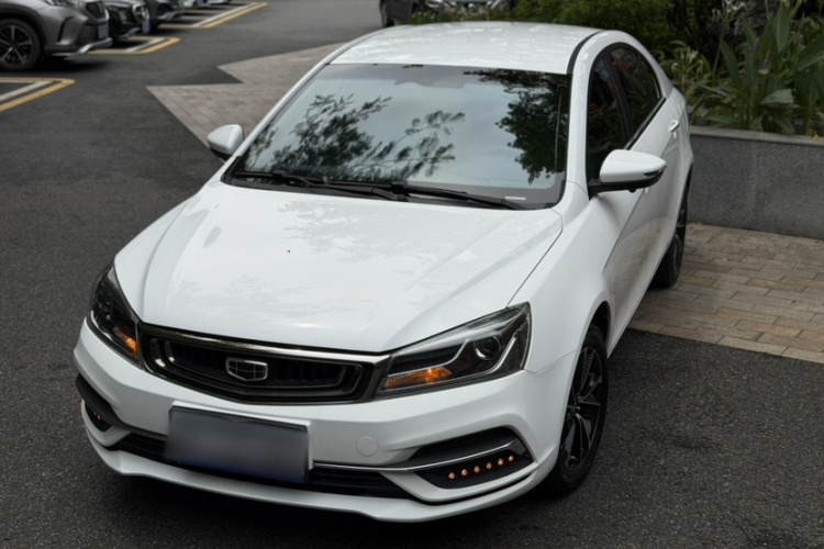 GEELY Emgrand 2019 #3 GEELY Emgrand 2019 car image #3