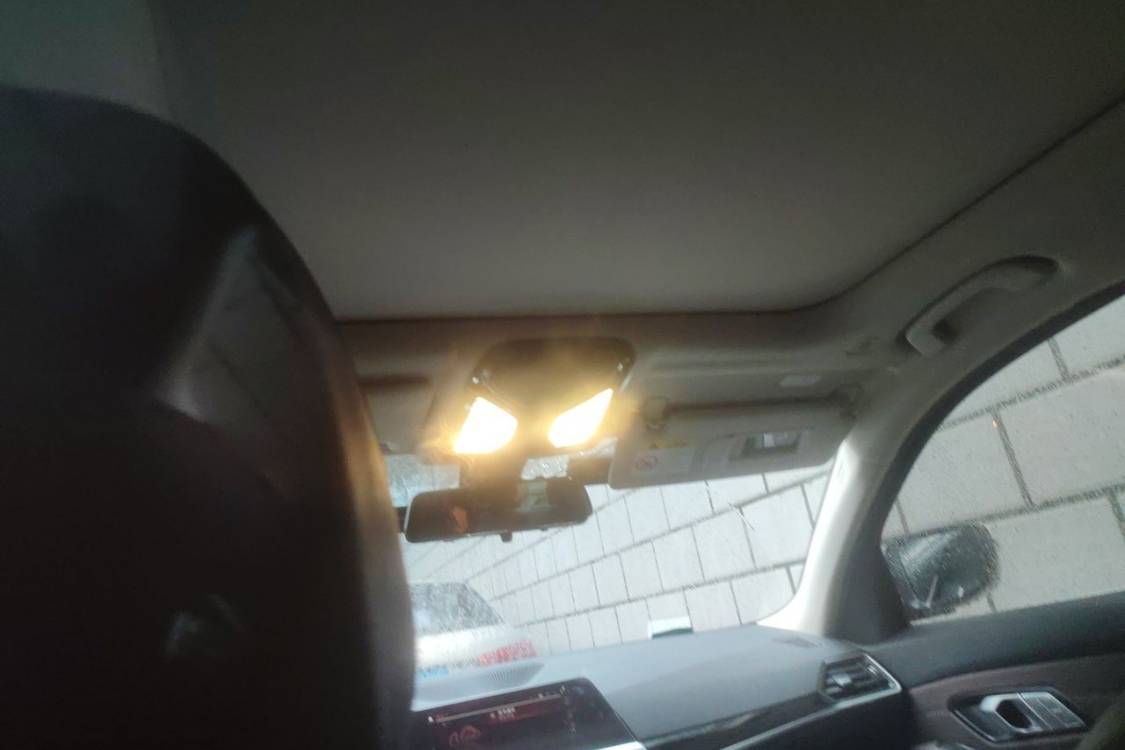 BMW 3 Series 2021 #20 BMW 3 Series 2021 صورة سيارة #20