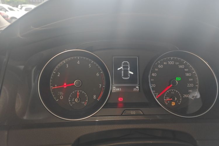 Volkswagen Golf 2020 car image #12