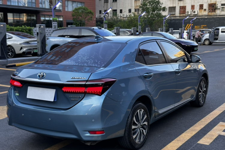Toyota Corolla 2015 #13 Toyota Corolla 2015 car image #13