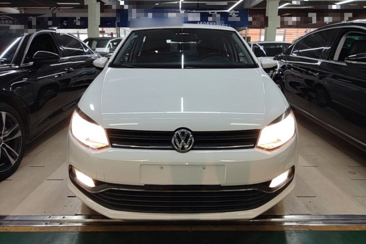 Volkswagen Polo 2016 car image #3