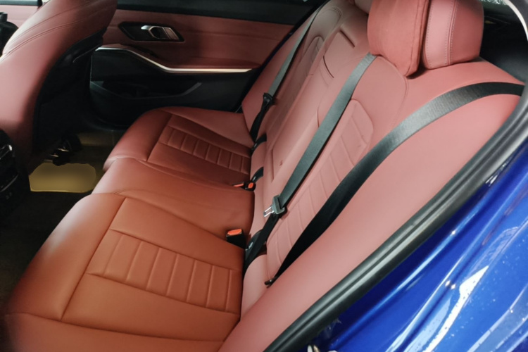 BMW 3 Series 2021 car image #17