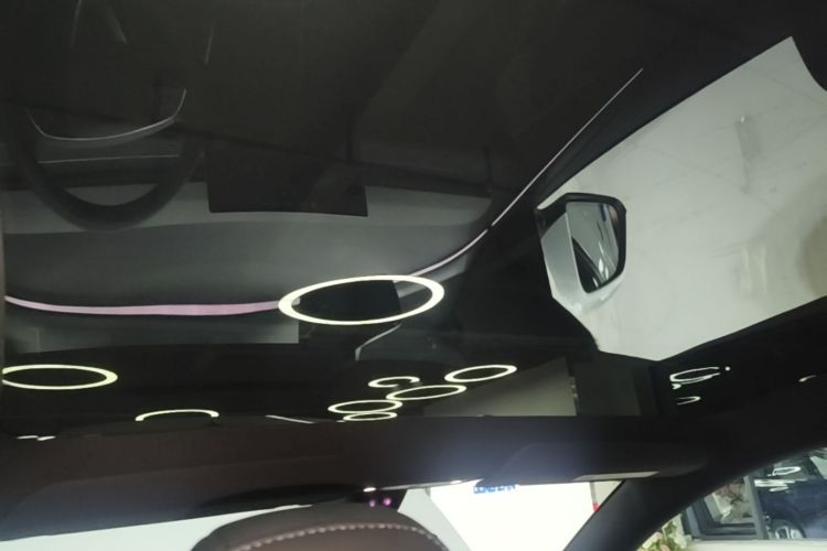 Tesla Model Y 2026 #18 Tesla Model Y 2026 car image #18