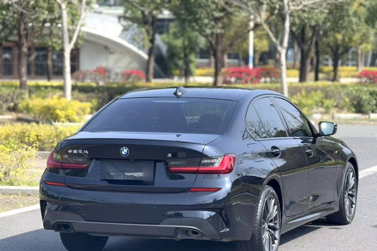 BMW 3 Series 2022 car image #7