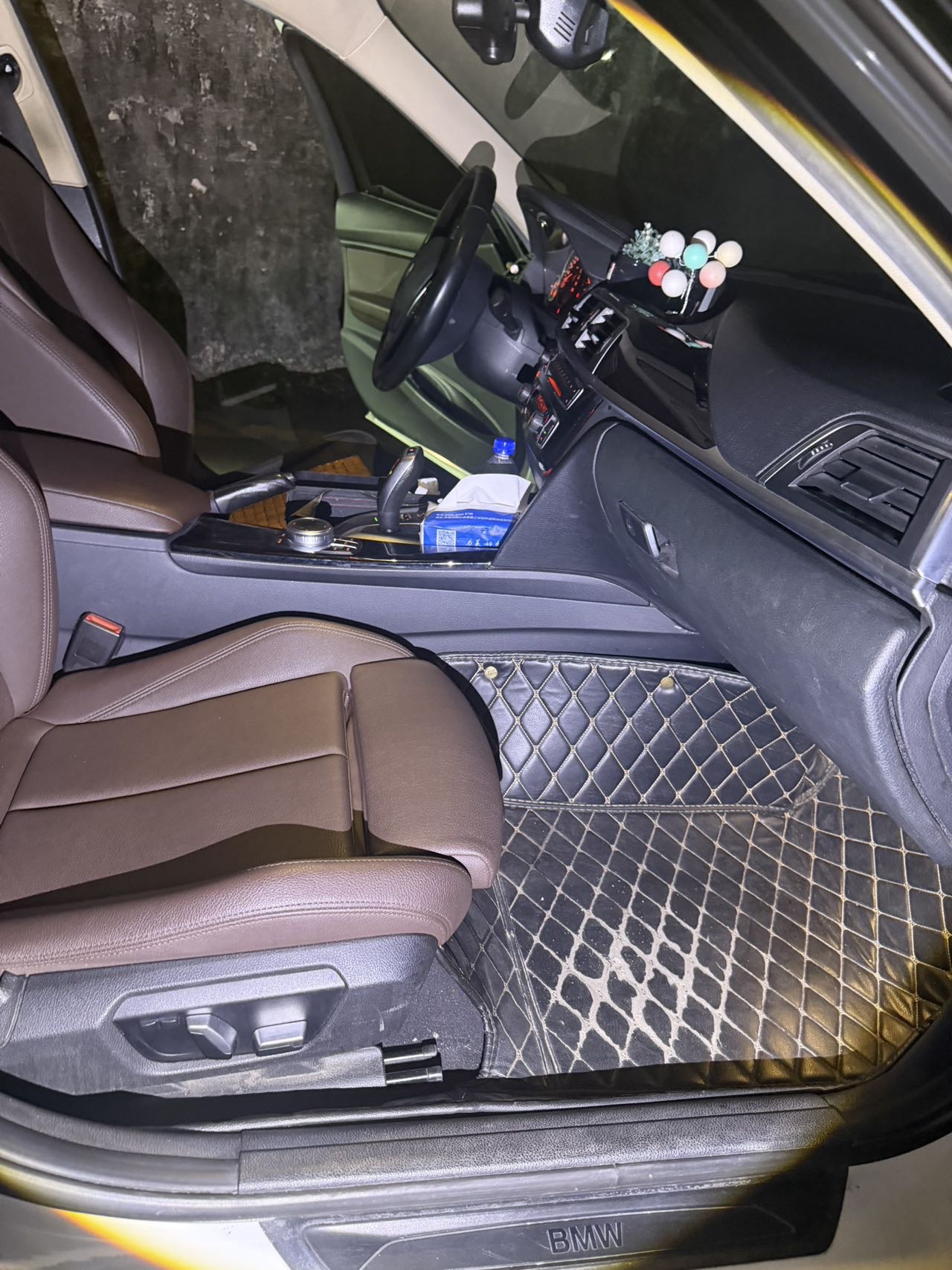 BMW 3 Series 2019 car image #13
