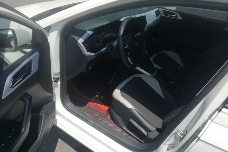 Volkswagen Polo 2020 car image #16
