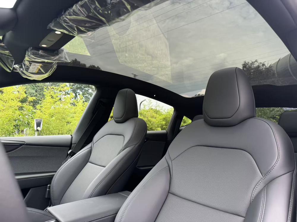 Tesla Model Y 2026 #16 Tesla Model Y 2026 car image #16