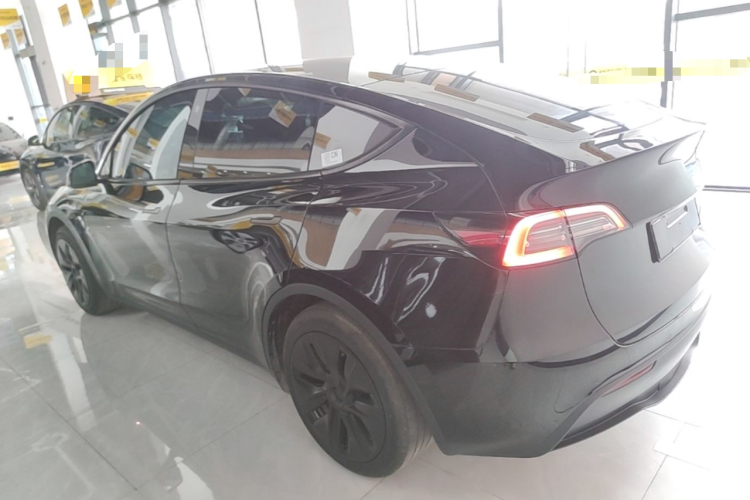Tesla Model Y 2023 #7 Tesla Model Y 2023 car image #7