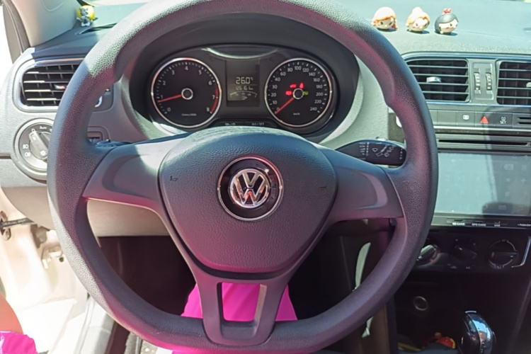Volkswagen Polo 2014 #11 Volkswagen Polo 2014 car image #11
