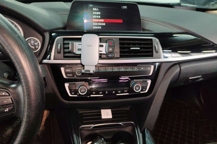 BMW 3 Series 2018 immagine di auto #13