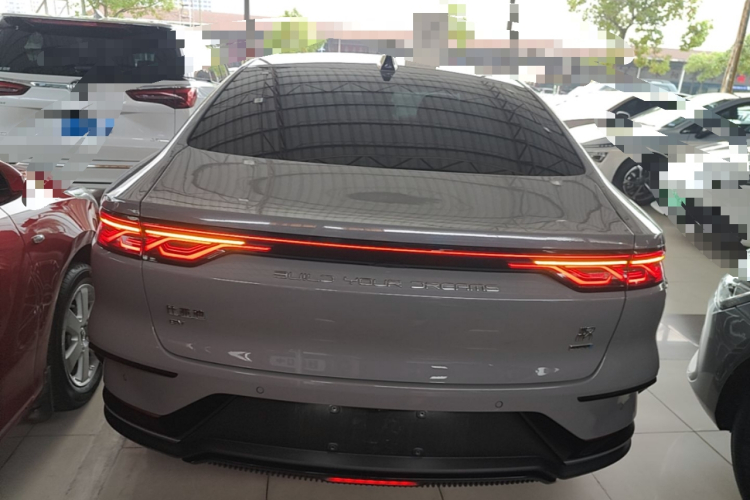 BYD Han 2025 car image #4