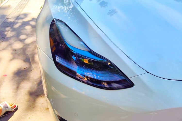 Tesla Model Y 2022 car image #8