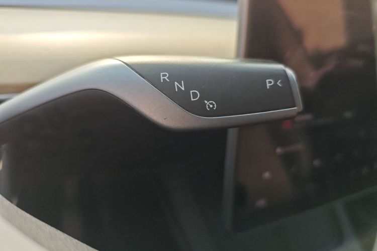 Tesla Model Y 2021 #18 Tesla Model Y 2021 car image #18