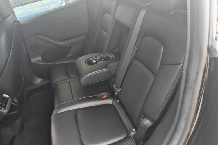 Tesla Model Y 2023 #17 Tesla Model Y 2023 car image #17
