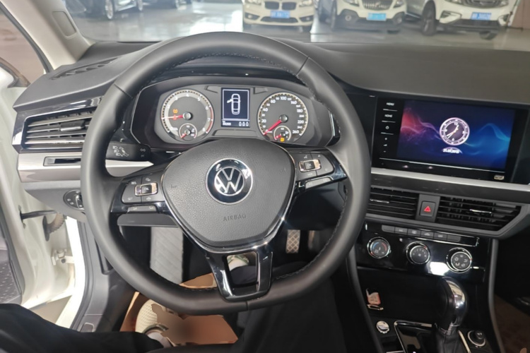 Volkswagen Bora 2022 car image #15