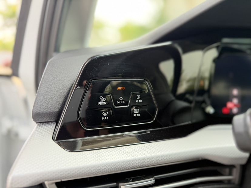 Volkswagen Golf 2021 car image #8