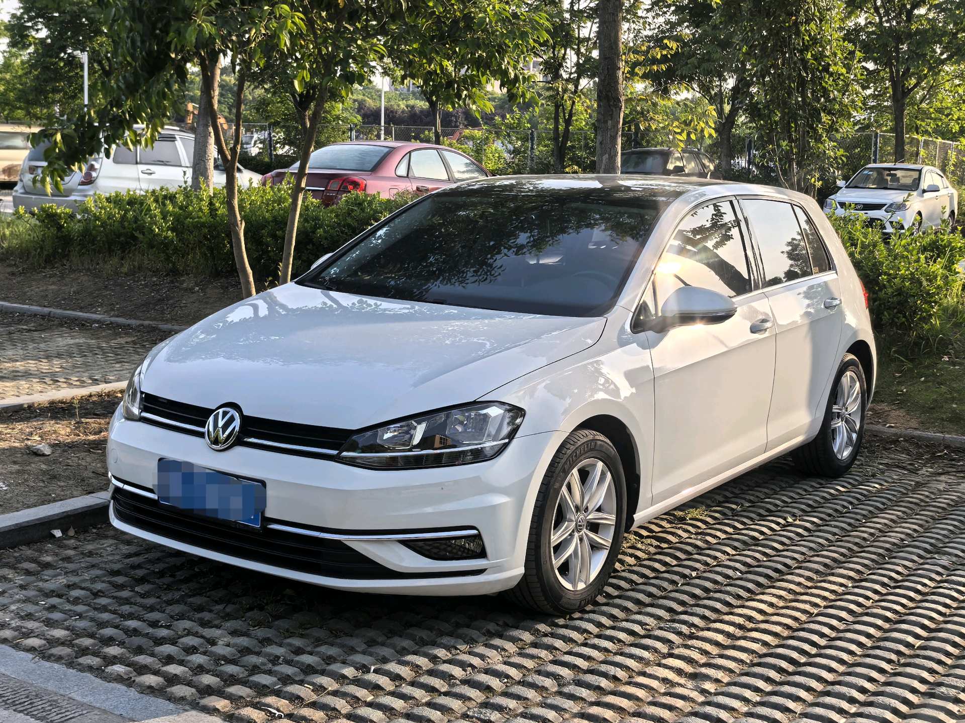 2019 2019 car image