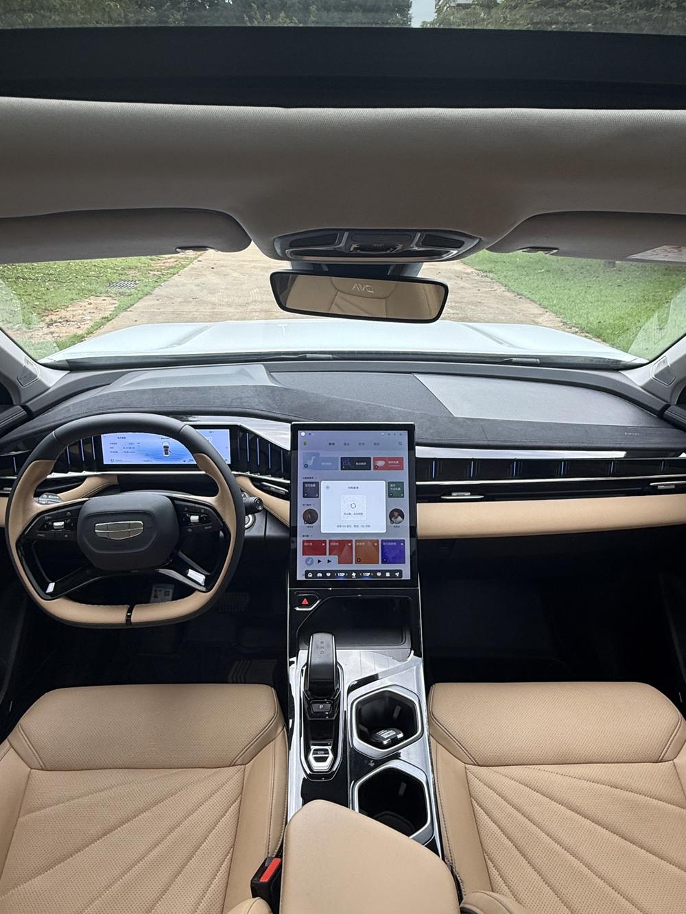 GEELY Boyue L 2022 car image #6
