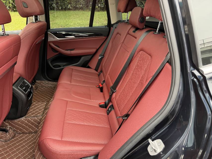 BMW iX3 2023 صورة سيارة #10