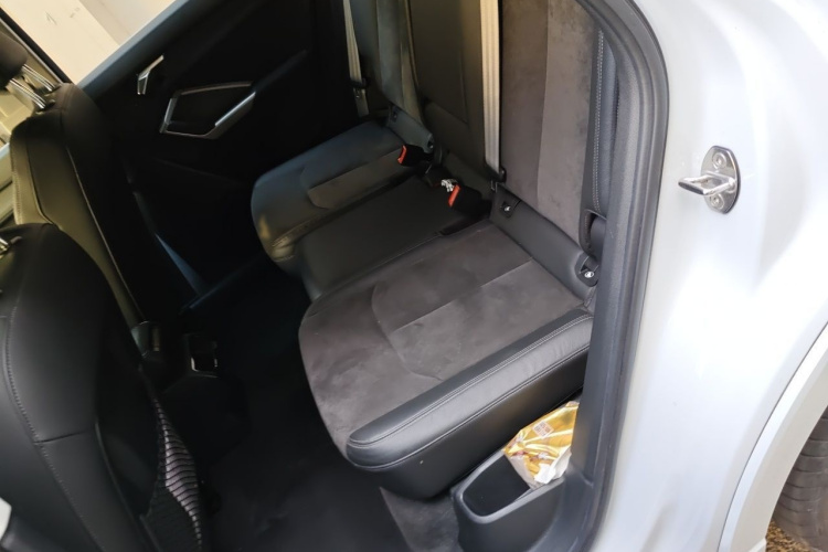 Audi Q3 2022 car image #14