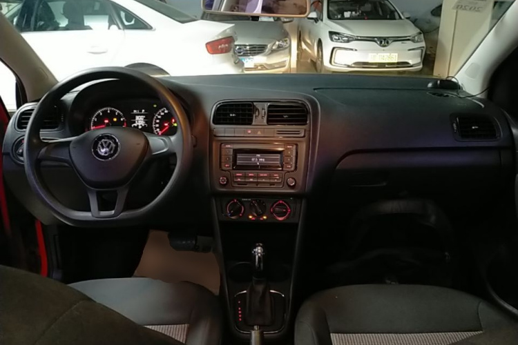 Volkswagen Polo 2016 immagine di auto #11