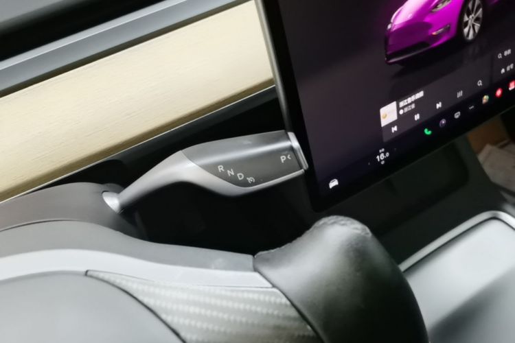 Tesla Model Y 2023 #14 Tesla Model Y 2023 car image #14