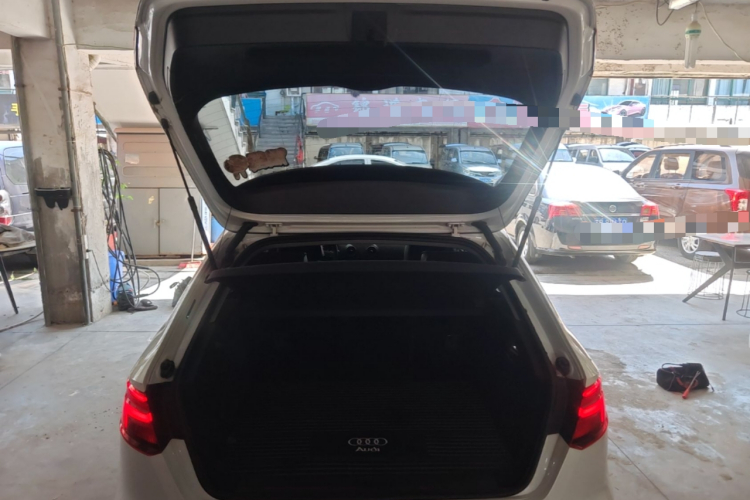 Audi A3 2018 car image #19