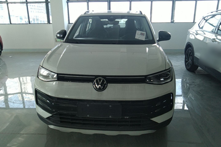 Volkswagen Tharu 2025 صورة سيارة #3