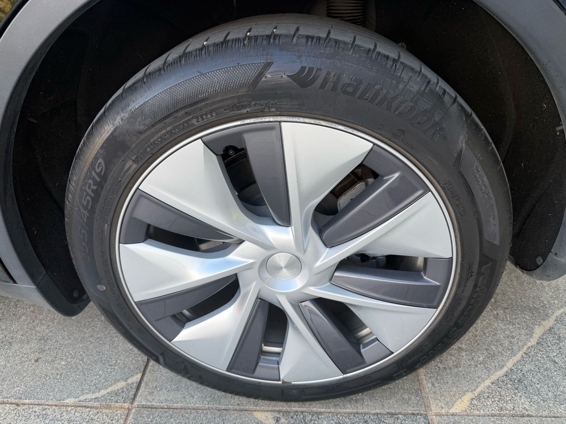 Tesla Model Y 2023 #11 Tesla Model Y 2023 immagine di auto #11