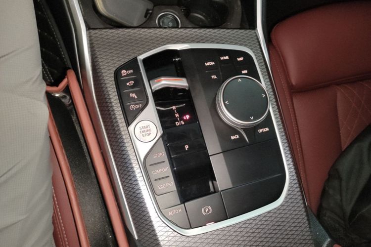 BMW 3 Series 2024 car image #18