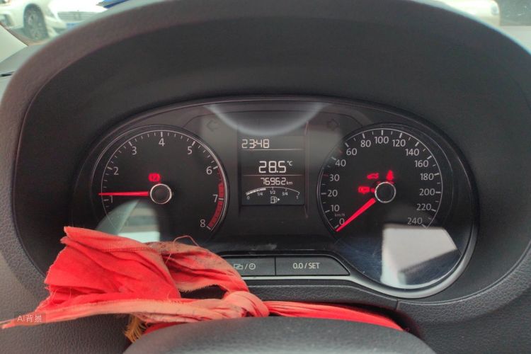 Volkswagen Polo 2016 car image #13