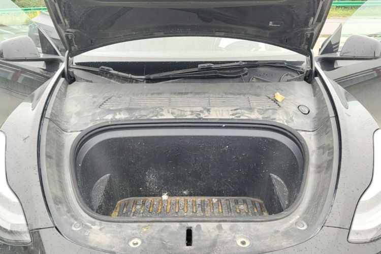 Tesla Model Y 2023 car image #22