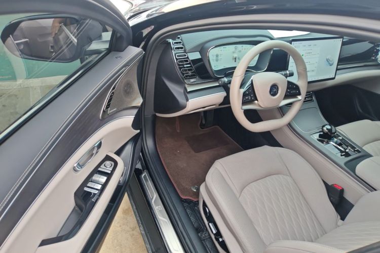BYD Han 2025 car image #16