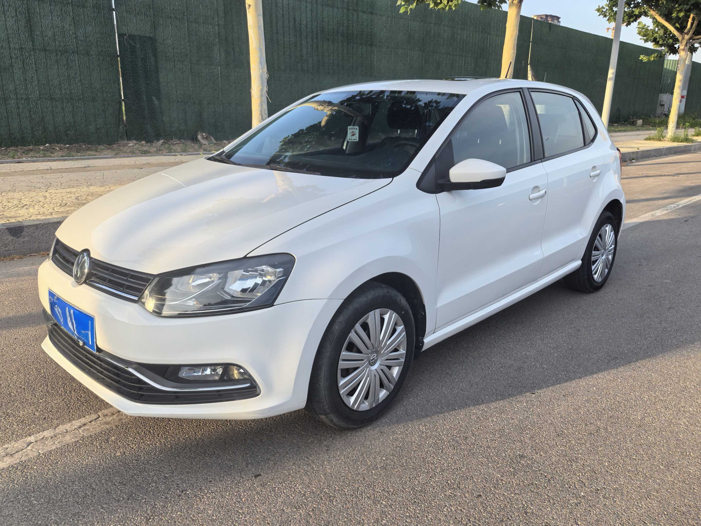 Volkswagen Polo 2016 Volkswagen Polo 2016 car image