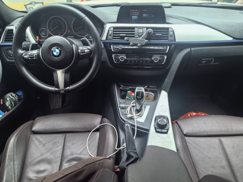 BMW 3 Series 2019 #3 BMW 3 Series 2019 car image #3