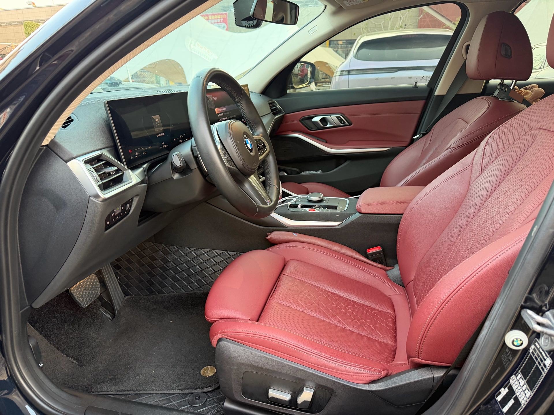 2023 car image #4
