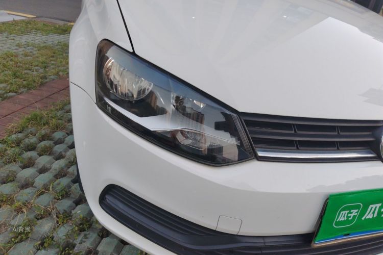 Volkswagen Polo 2015 car image #8