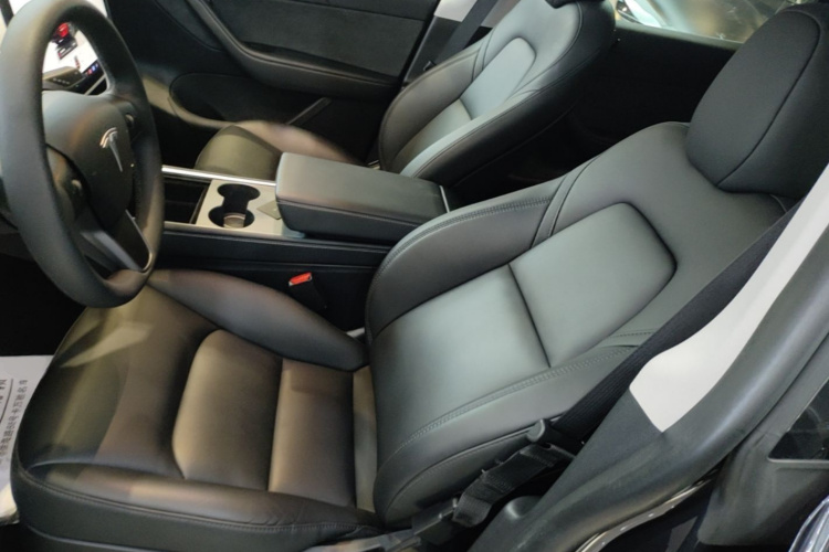 Tesla Model Y 2024 #15 Tesla Model Y 2024 car image #15