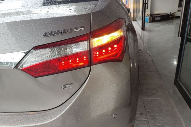 Toyota Corolla 2015 #8 Toyota Corolla 2015 car image #8