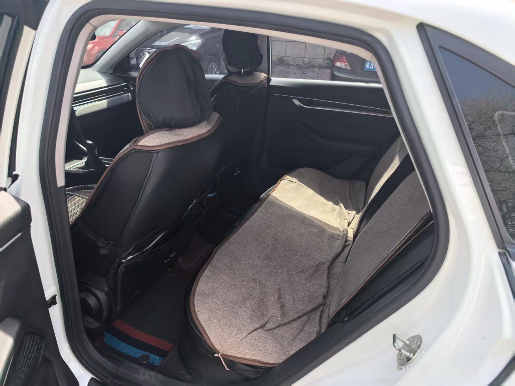 GEELY Emgrand 2024 #4 GEELY Emgrand 2024 صورة سيارة #4