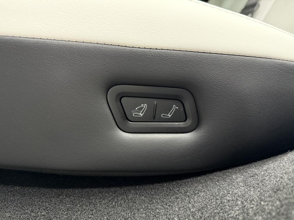 Tesla Model Y 2025 #8 Tesla Model Y 2025 immagine di auto #8