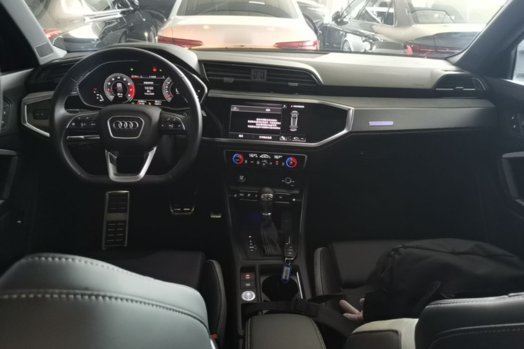 Audi Q3 2025 #10 Audi Q3 2025 immagine di auto #10